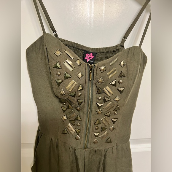 NWT 2B BeBe green studded romper size Small - Picture 2 of 11